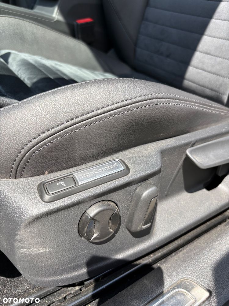 Volkswagen Passat 2.0 TDI Elegance DSG - 19