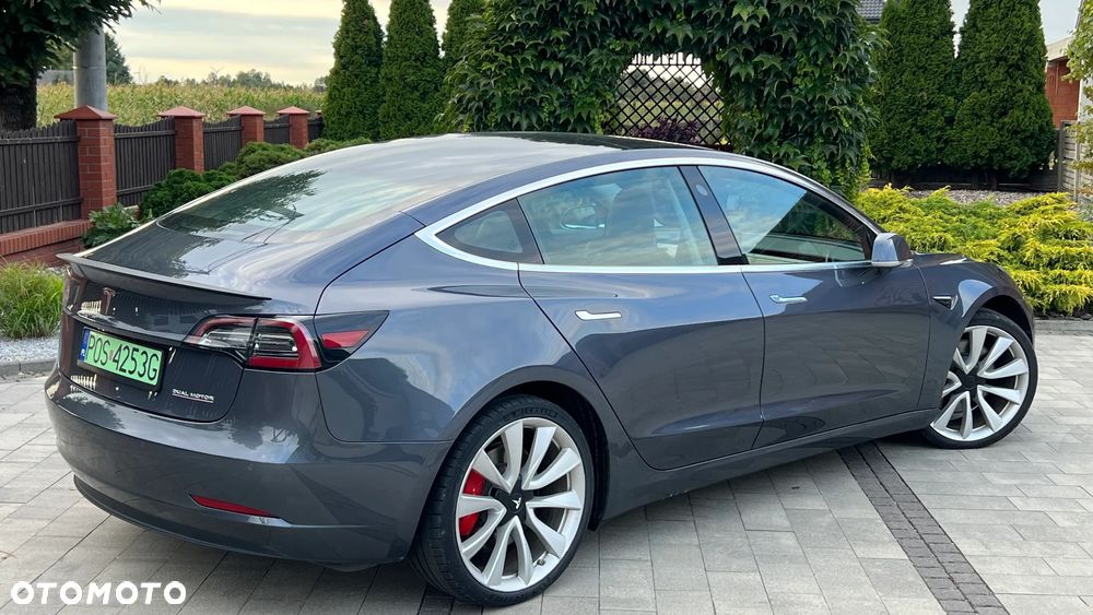 Tesla Model 3 Langstreckenbatterie Allradantrieb Dual Motor Performance - 3