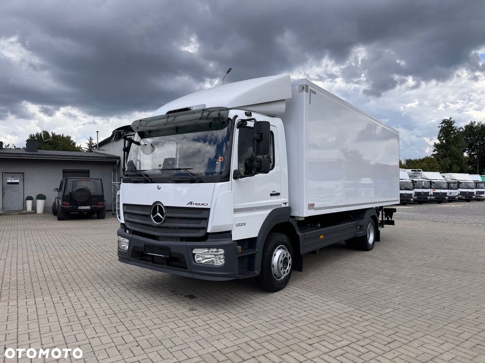 Mercedes-Benz ATEGO - 21