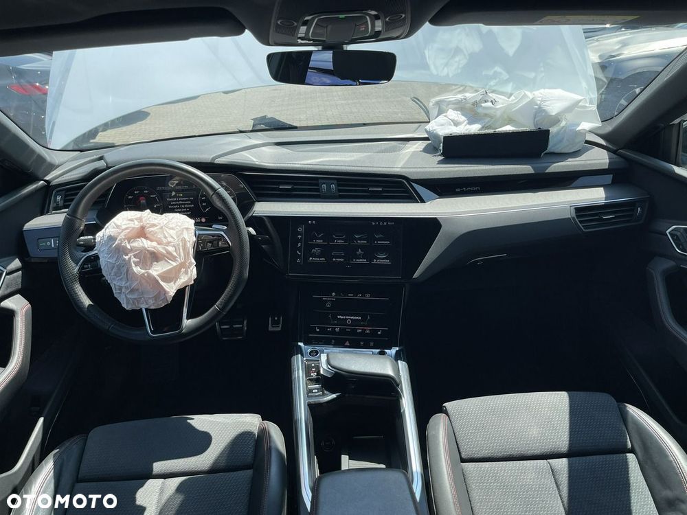Audi Q8 Sportback e-tron - 9