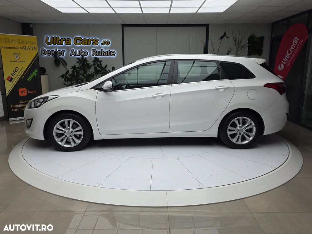 Hyundai i30 1.6 CRDI Automatik Style - 3