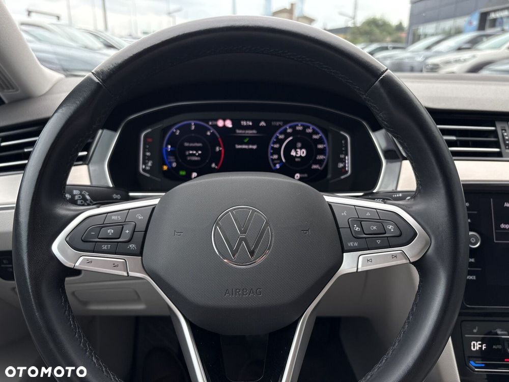 Volkswagen Passat 2.0 TDI Elegance DSG - 18