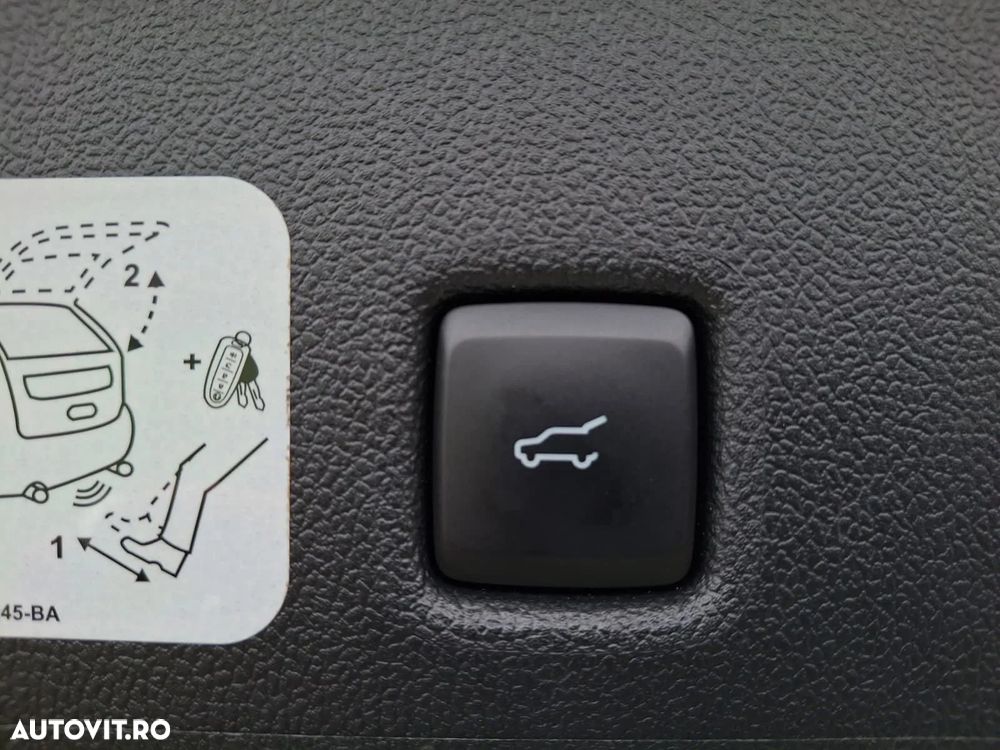 Ford Kuga 1.5 EcoBoost FWD ST Line - 35