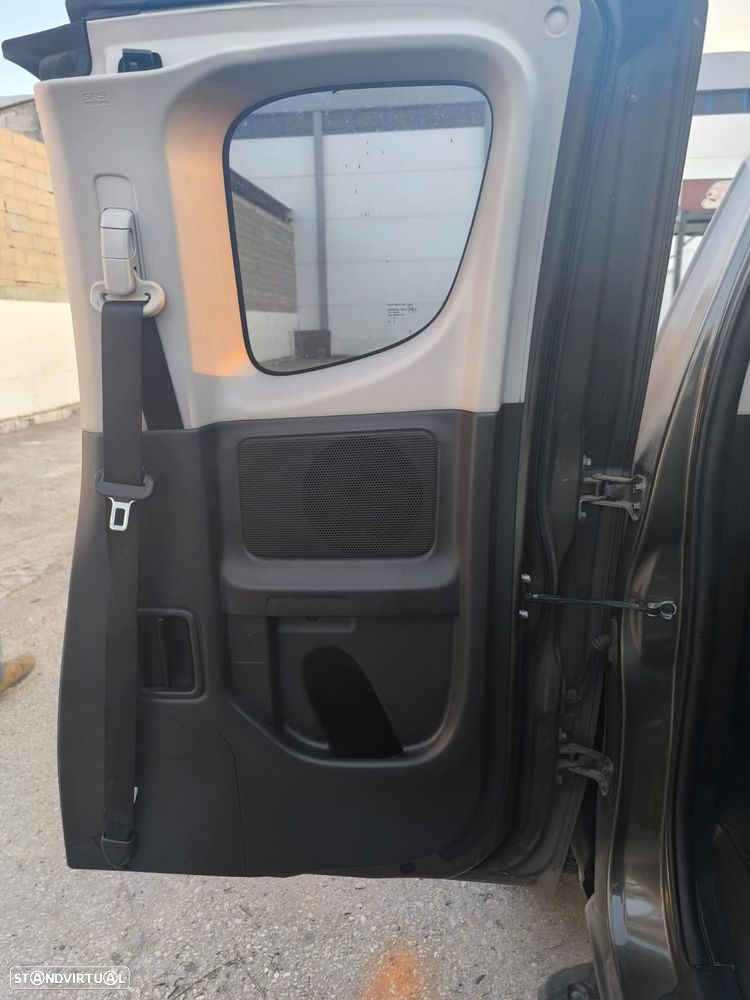 Mitsubishi L200 2.4 DI-D CD Instyle Sportb.Strakar 4WD - 18