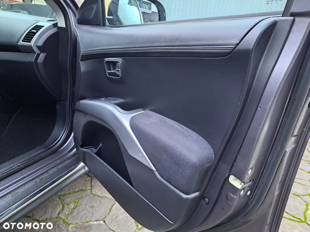 Mitsubishi Outlander - 17