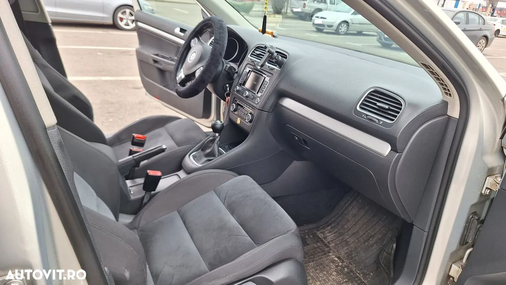 Volkswagen Golf 2.0 TDI DPF Highline - 17