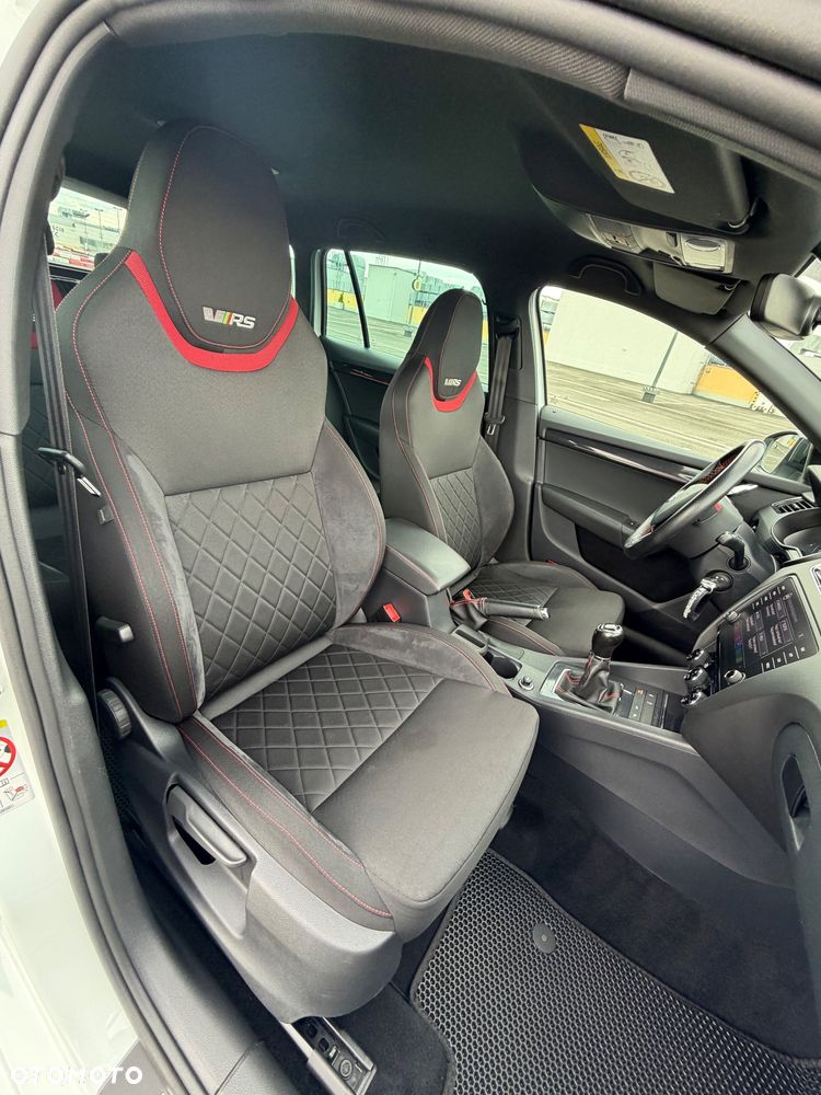 Skoda Octavia 2.0 TSI RS - 18