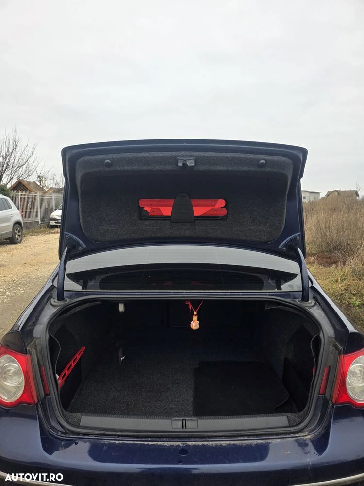 Volkswagen Passat 2.0 TDI DPF Individual Chrom - 9