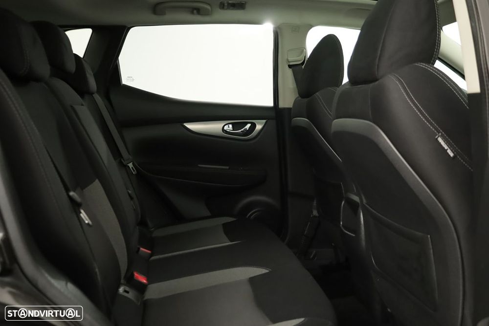 Nissan Qashqai 1.5 dCi N-Connecta 18 - 21