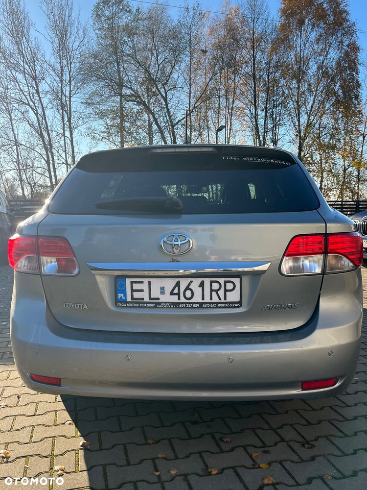 Toyota Avensis 1.8 Premium - 6