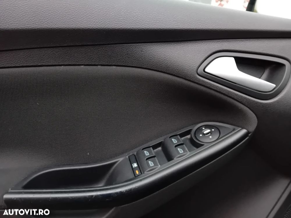 Ford Focus 1.6 EcoBoost Start Stop Titanium - 13