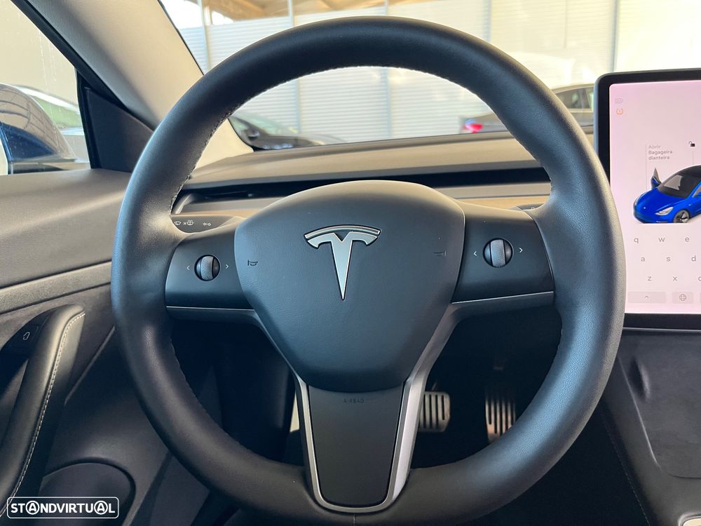 Tesla Model 3 - 7