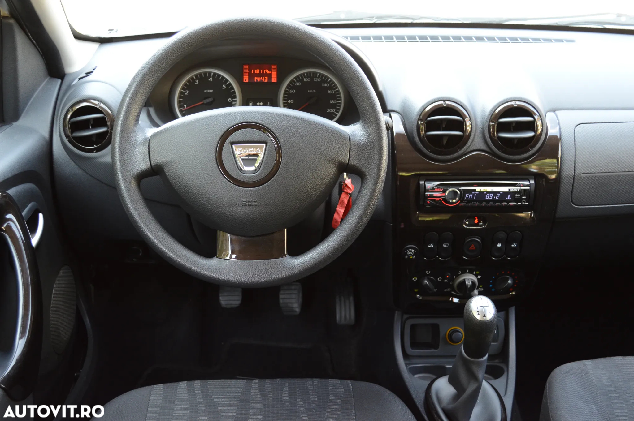 Dacia Duster 1.6 4x2 Laureate - 24