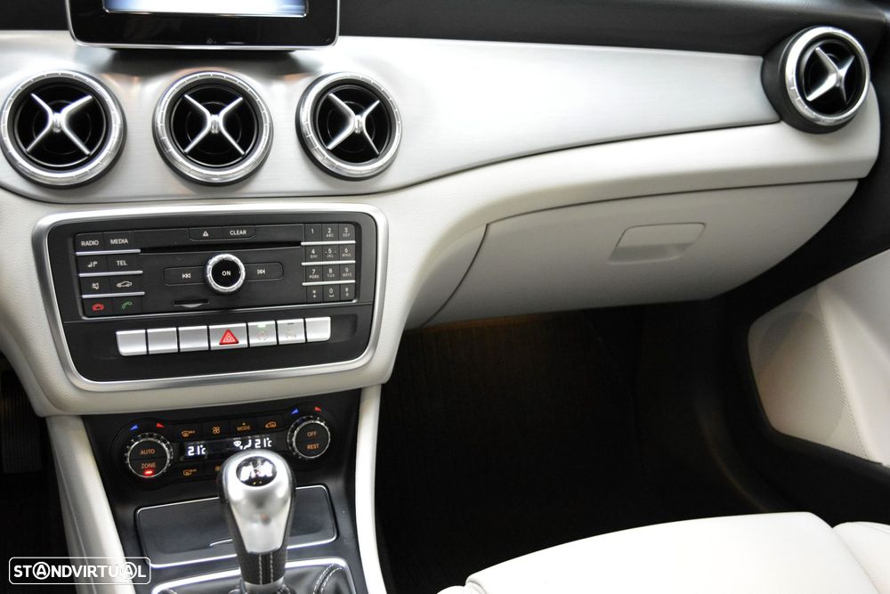 Mercedes-Benz CLA 200 CDI Urban - 16
