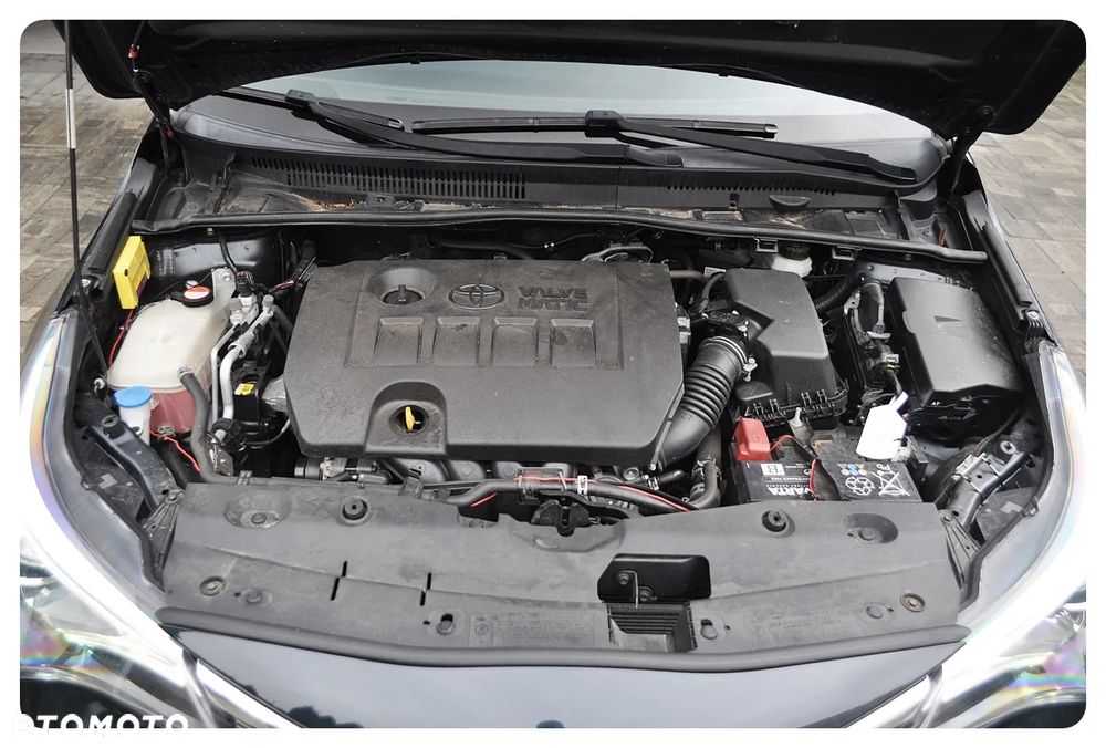 Toyota Avensis Touring Sports 1.8 Business Edition - 19