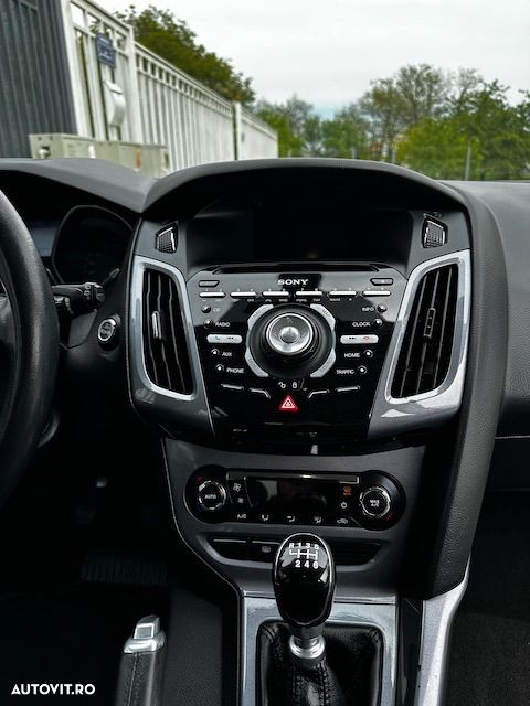 Ford Focus 1.6 TDCI DPF Titanium - 11