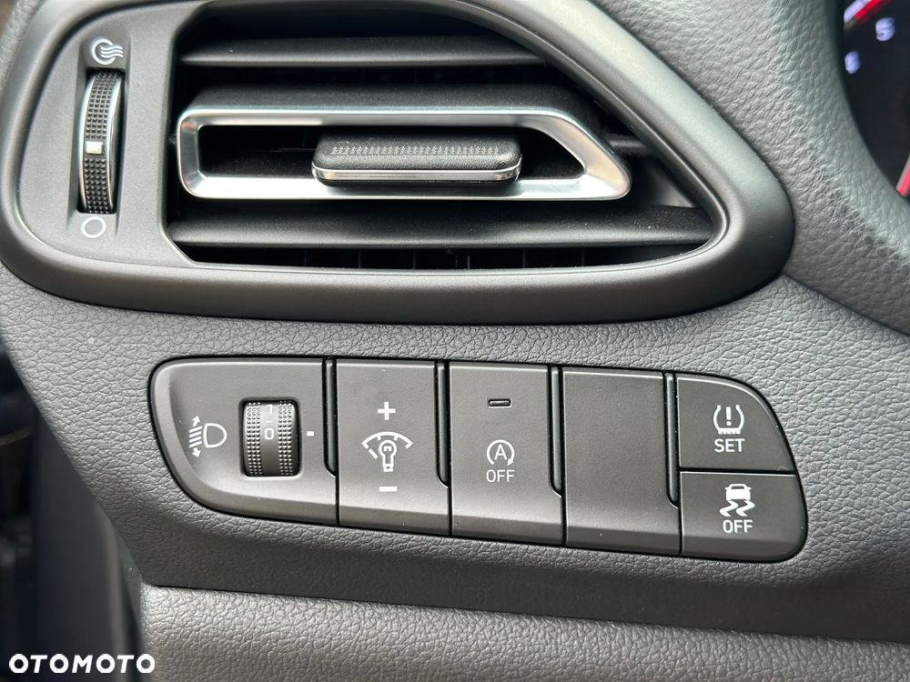 Hyundai i30 Kombi 1.6 CRDI DCT EDITION 30+ - 19