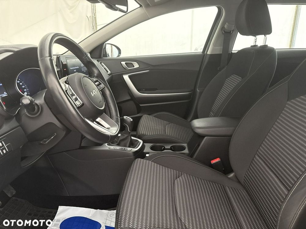 Kia Ceed - 13