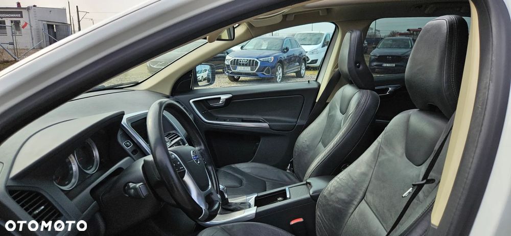 Volvo XC 60 D5 AWD Geartronic Summum - 23