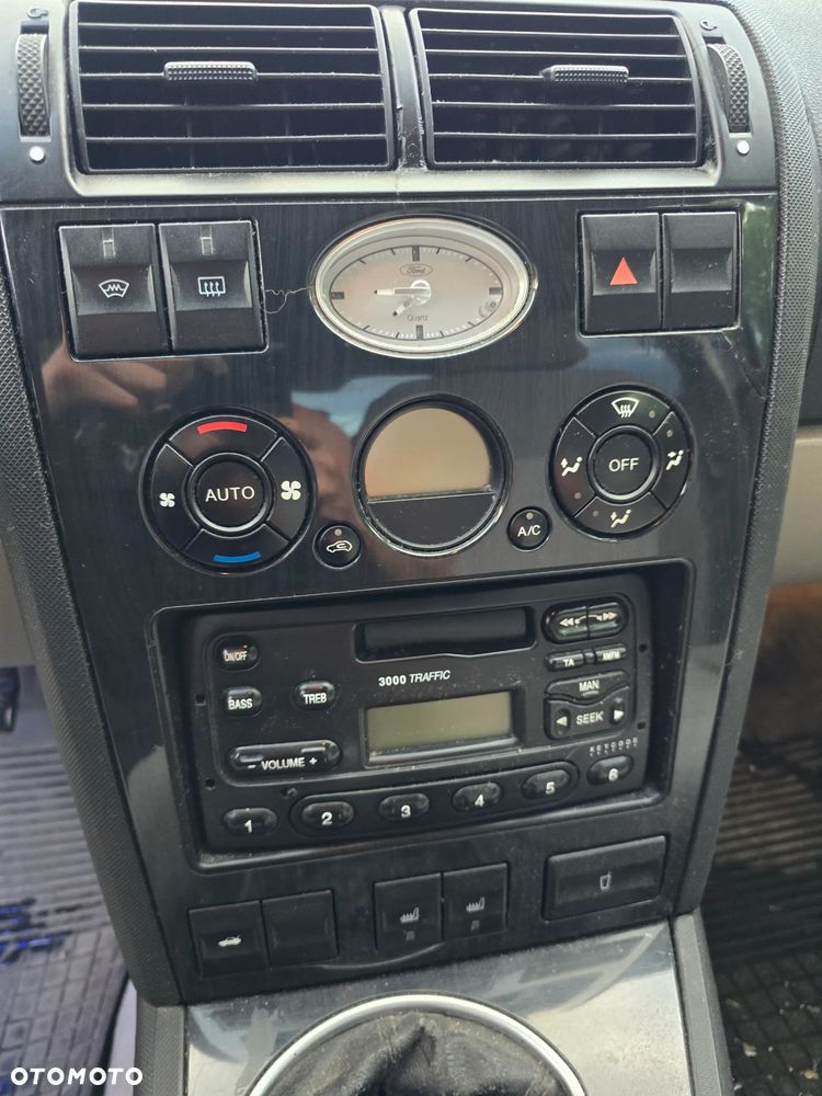 Ford Mondeo 1.8 Ambiente X - 7