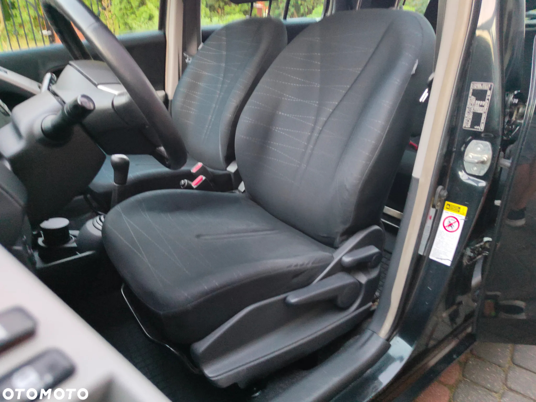 Toyota Yaris 1.3 Sol - 11
