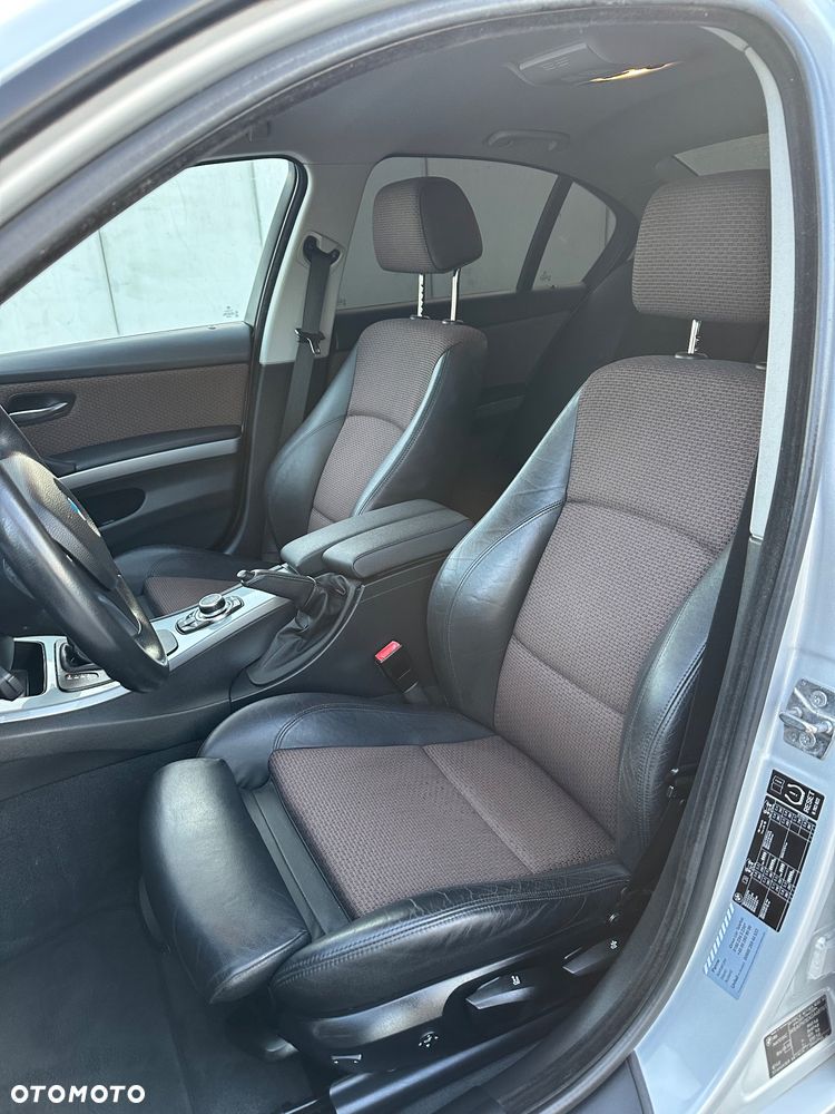 BMW Seria 3 318d DPF Edition Exclusive - 12