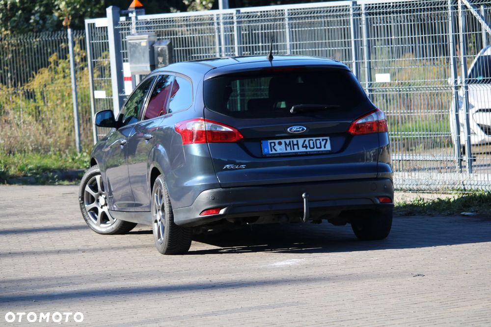 Ford Focus SW - 12