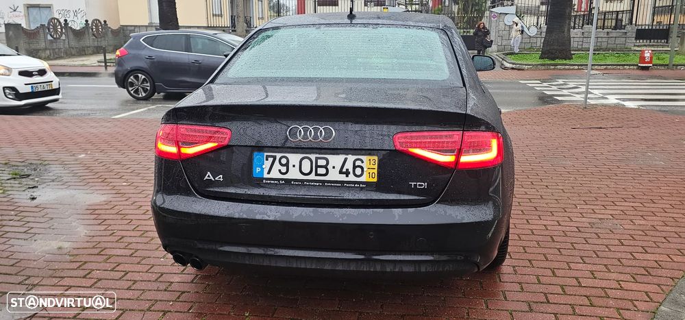 Audi A4 2.0 TDI Business Line Sport - 24