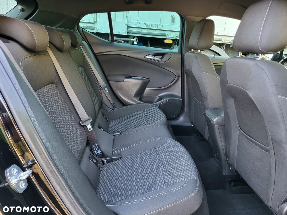 Opel Astra 1.4 Turbo Innovation - 27