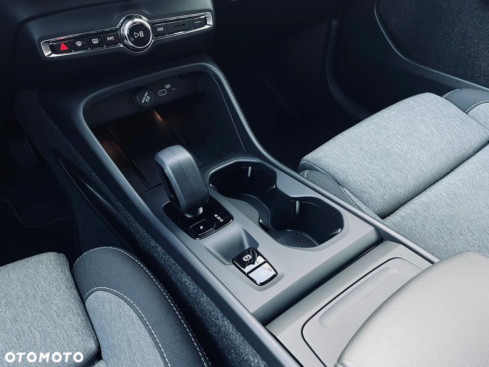 Volvo XC 40 B3 Core - 19