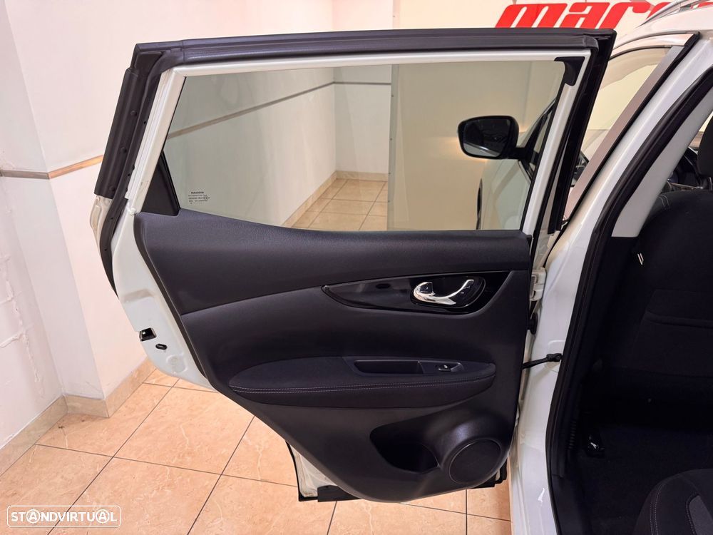 Nissan Qashqai 1.5 dCi N-Connecta - 29