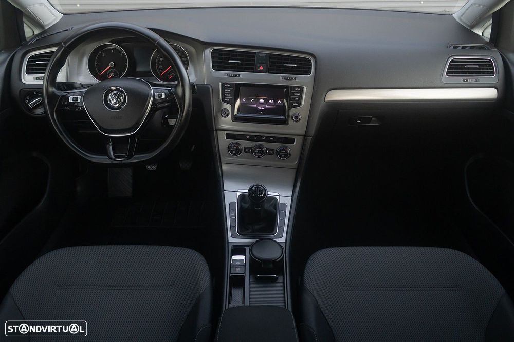 VW Golf 1.6 TDi BlueMotion Confortline - 8