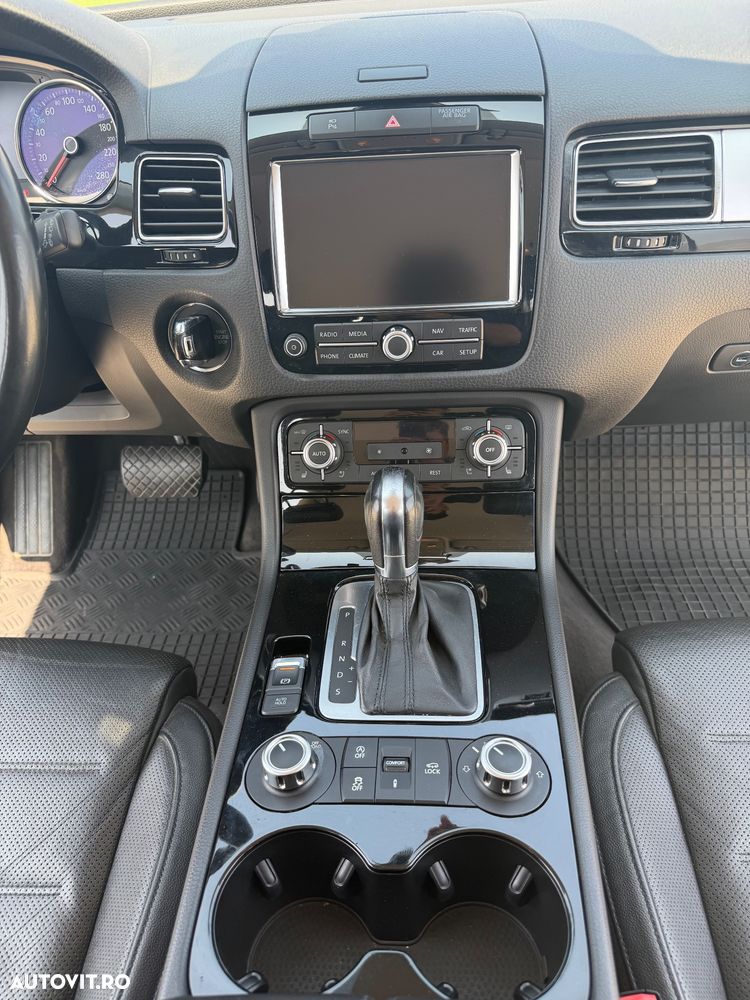 Volkswagen Touareg 3.0 V6 TDI BMT - 22