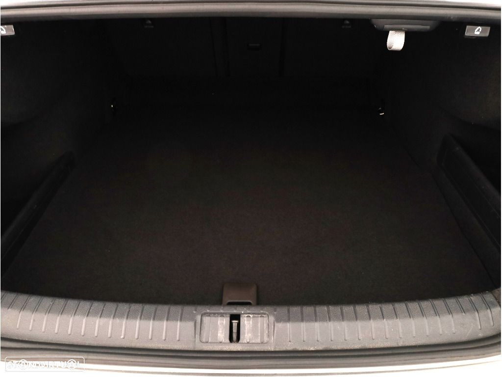 VW Passat 2.0 TDI Confortline - 17