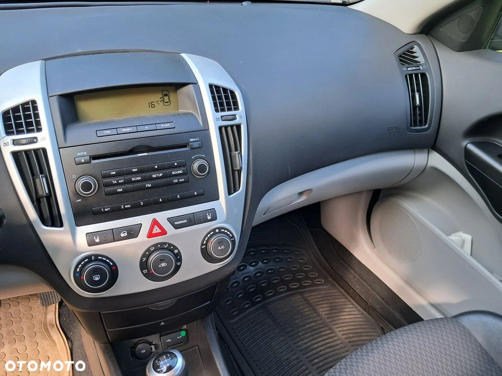 Kia Ceed 1.4 Comfort + - 18