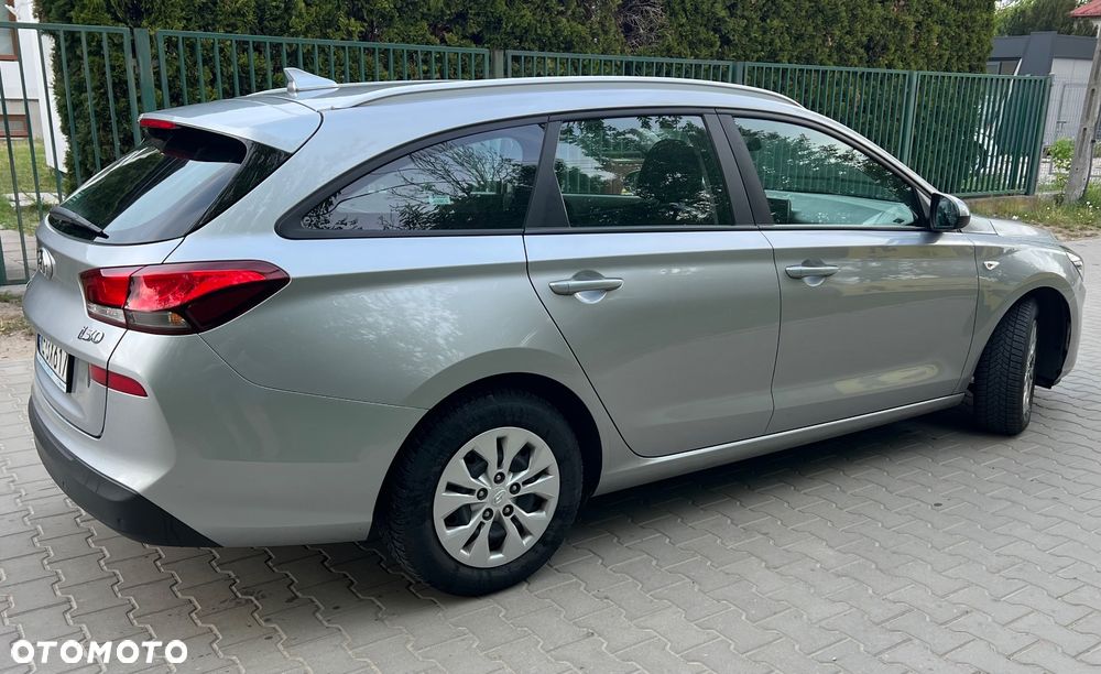 Hyundai i30 1.6 D Classic + - 4