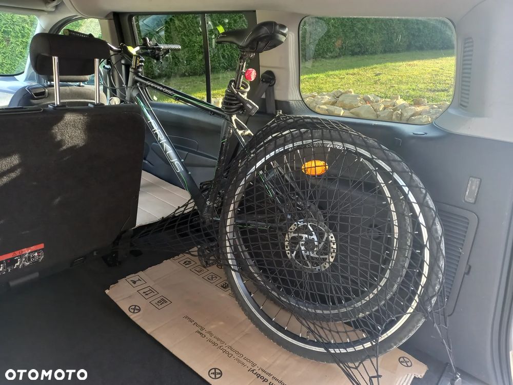 Ford Tourneo Connect Grand - 28