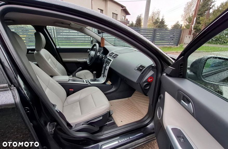 Volvo S40 2.0 Summum Euro5 - 6