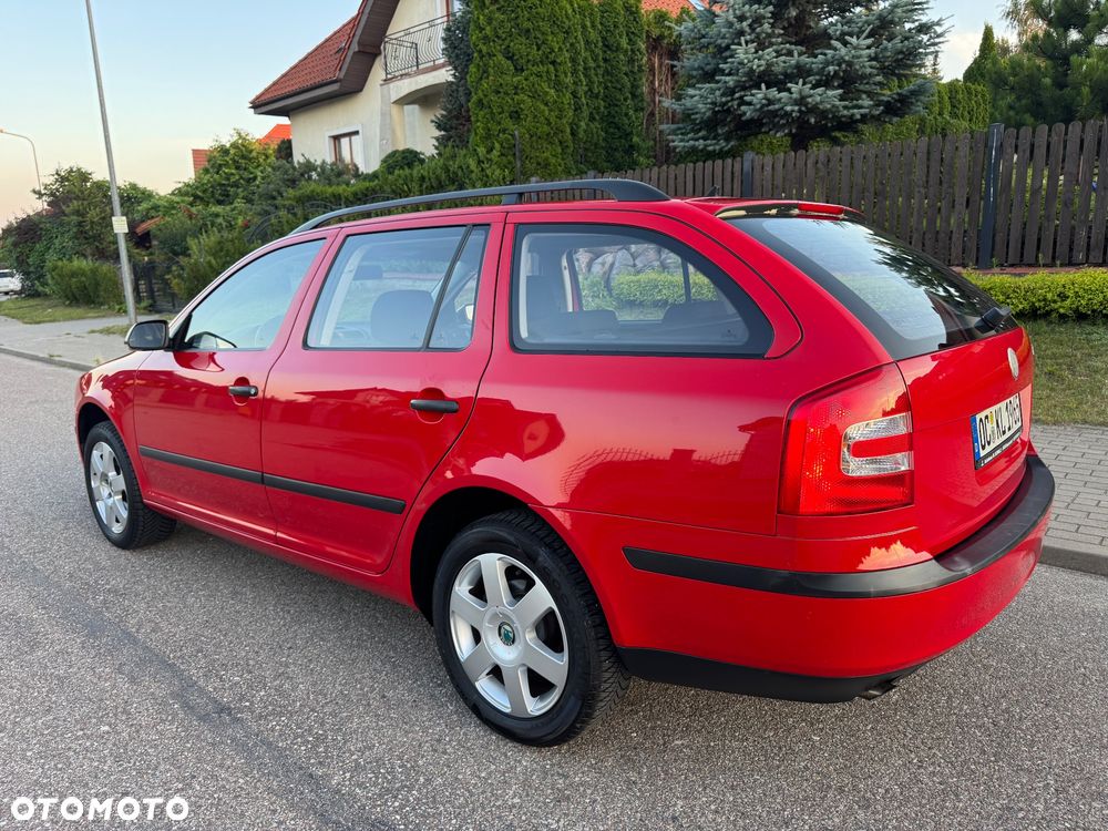 Skoda Octavia 1.6 Combi Ambiente - 4