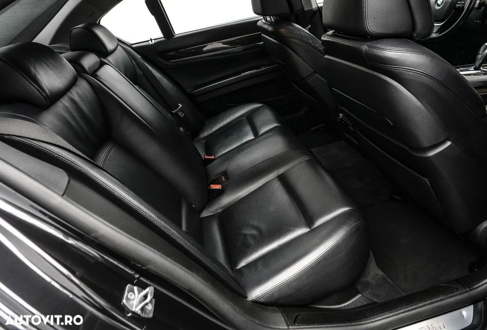 BMW Seria 7 730d - 17