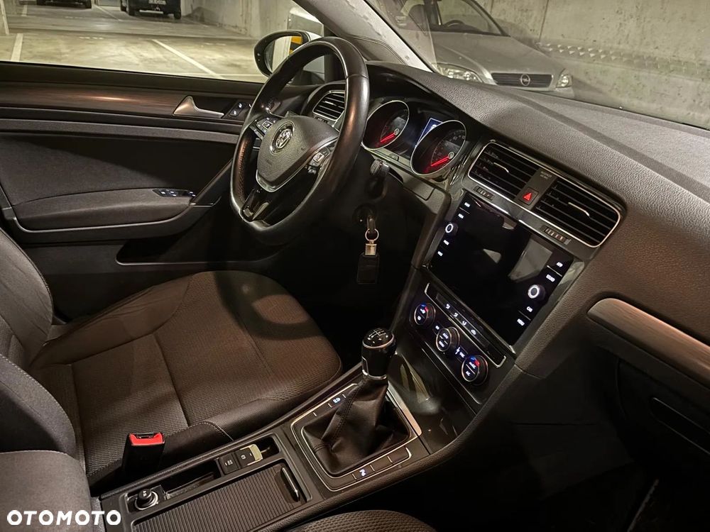 Volkswagen Golf VII 1.6 TDI BMT Comfortline - 10