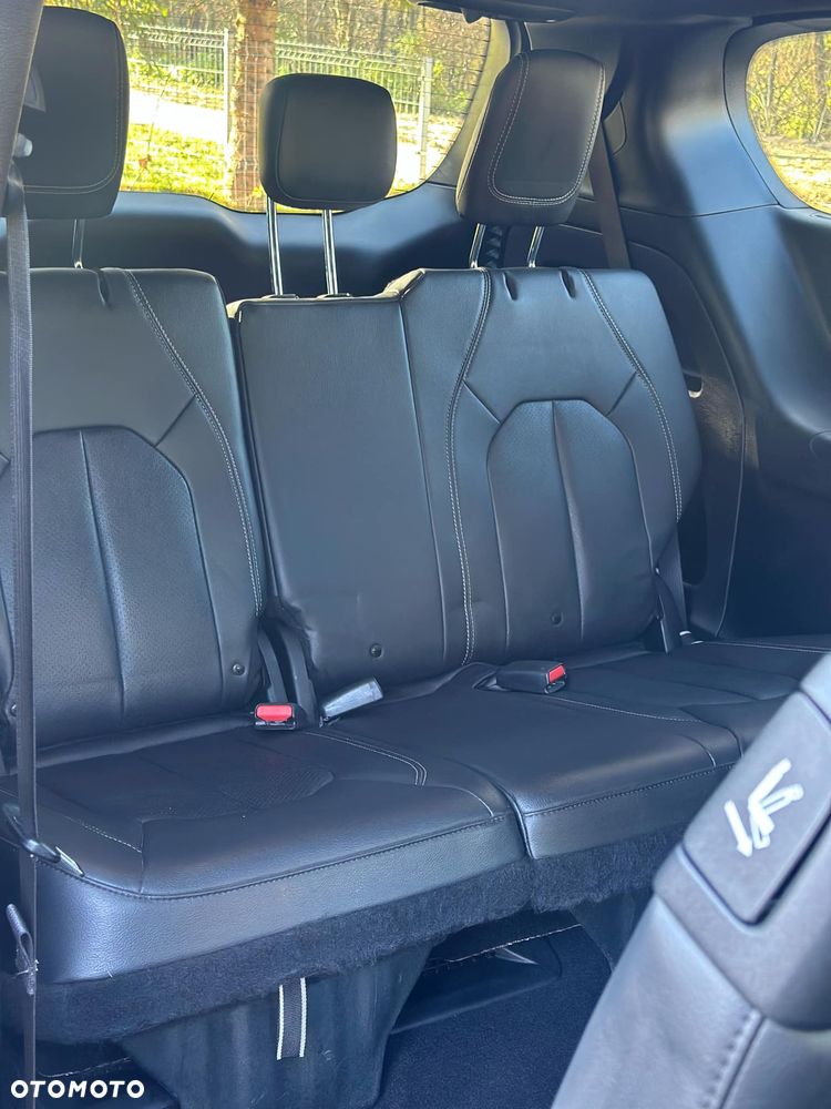 Chrysler Pacifica - 15