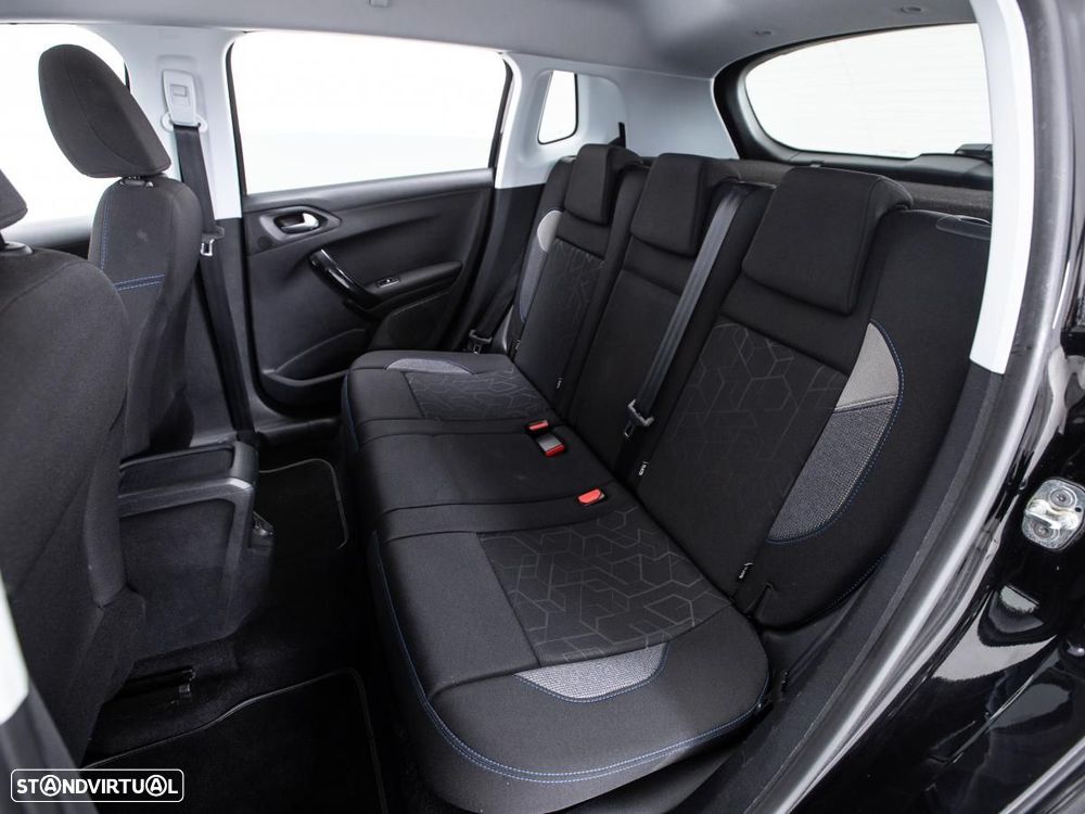 Peugeot 2008 - 11