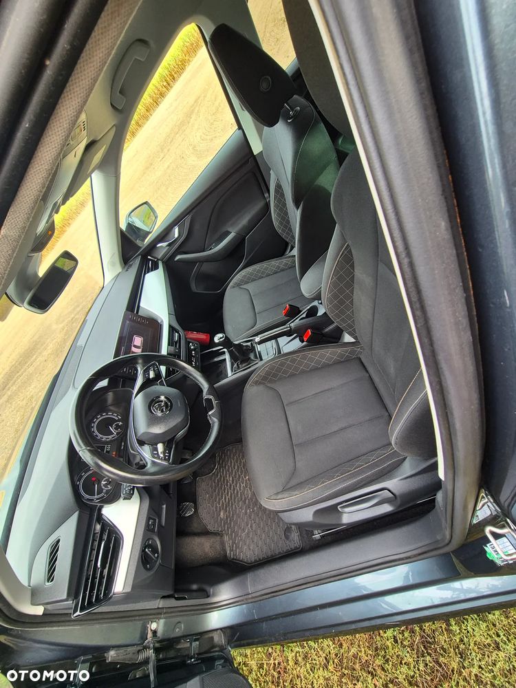 Skoda Kamiq 1.0 TSI Scout Line - 28
