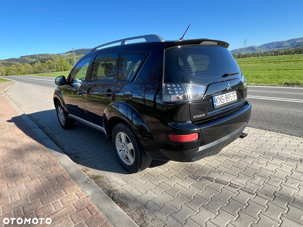 Mitsubishi Outlander 2.0 DID Instyle - 1