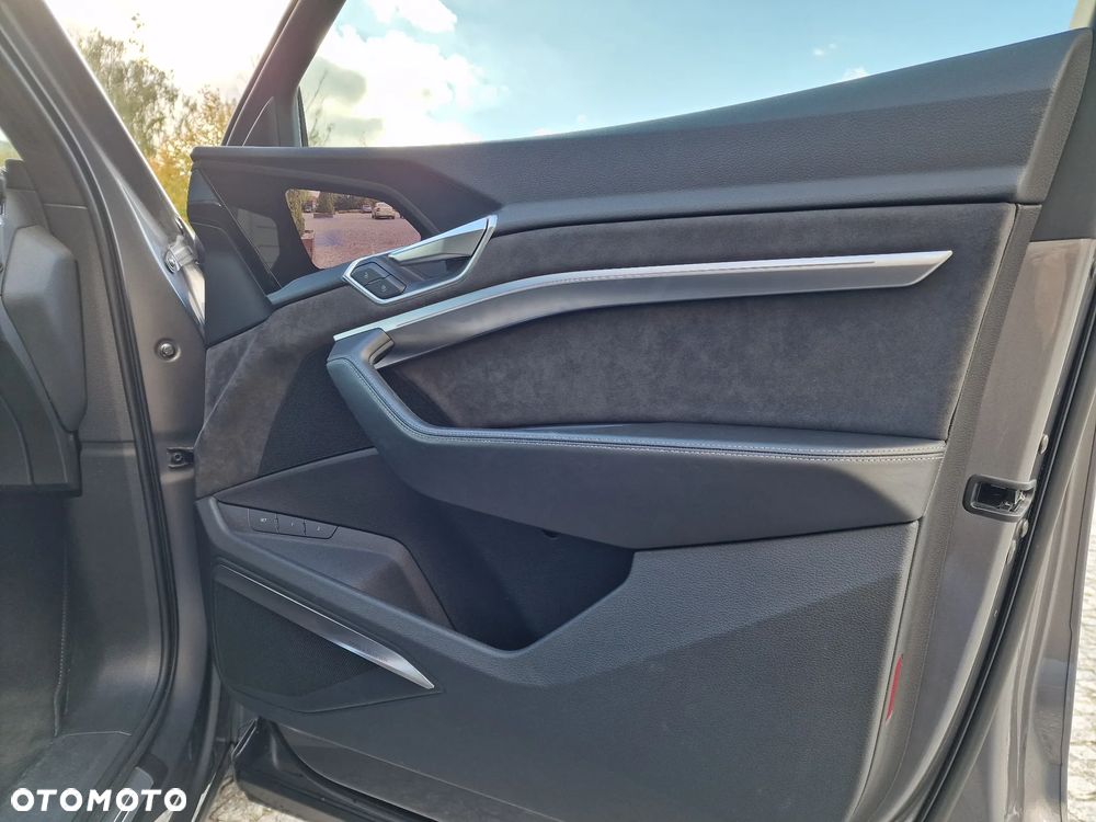 Audi e-tron 55 Quattro S line - 25