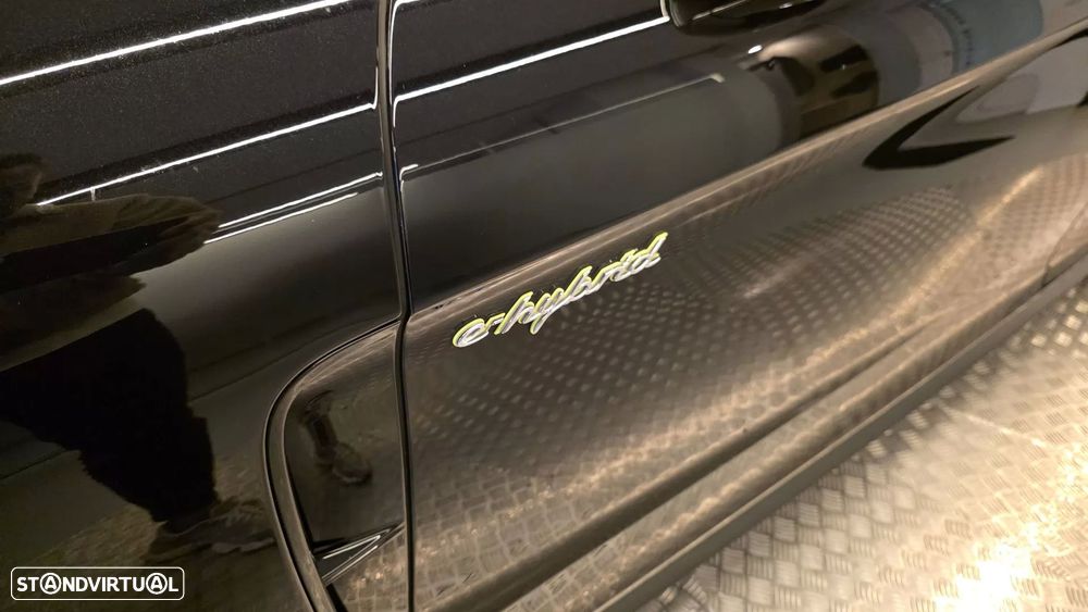 Porsche Panamera 4 E-Hybrid - 31