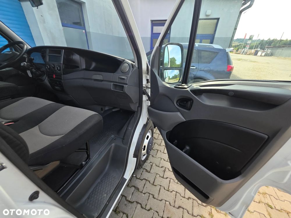 Iveco Daily 35c-15 50c-15 Skrzynia 3.60 M + HDS  1.8 Tony ! Bez Korozji  ! Z Włoch  ! - 23