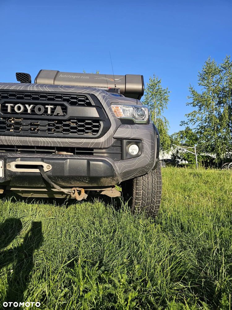 Toyota Tacoma - 7