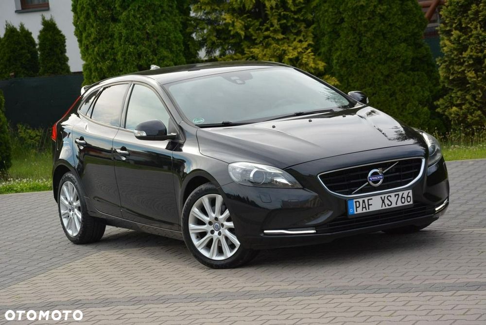 Volvo V40 T4 R-Design Momentum - 10